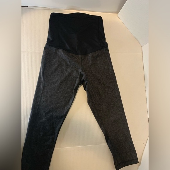 Isabel Maternity capris in size XS - Picture 1 of 6